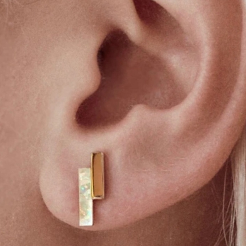 Elizabeth Stone Mod Bar Pierced Earrings